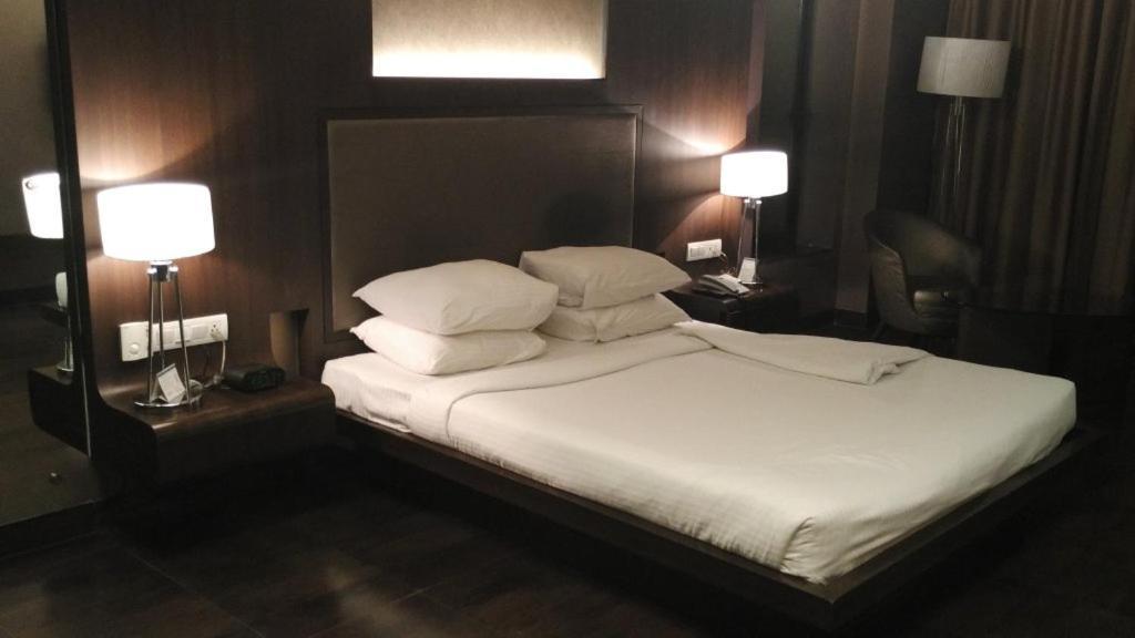 Cocoon Luxury Business Hotel Dhanbad Bagian luar foto